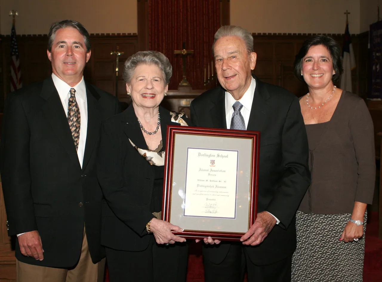Left to right: Rocky Huffman '67, Mrs. & Mr. Billy Huffman, Terri Huffman Watters '72Thornwood
THE HUFFMAN FAMILY