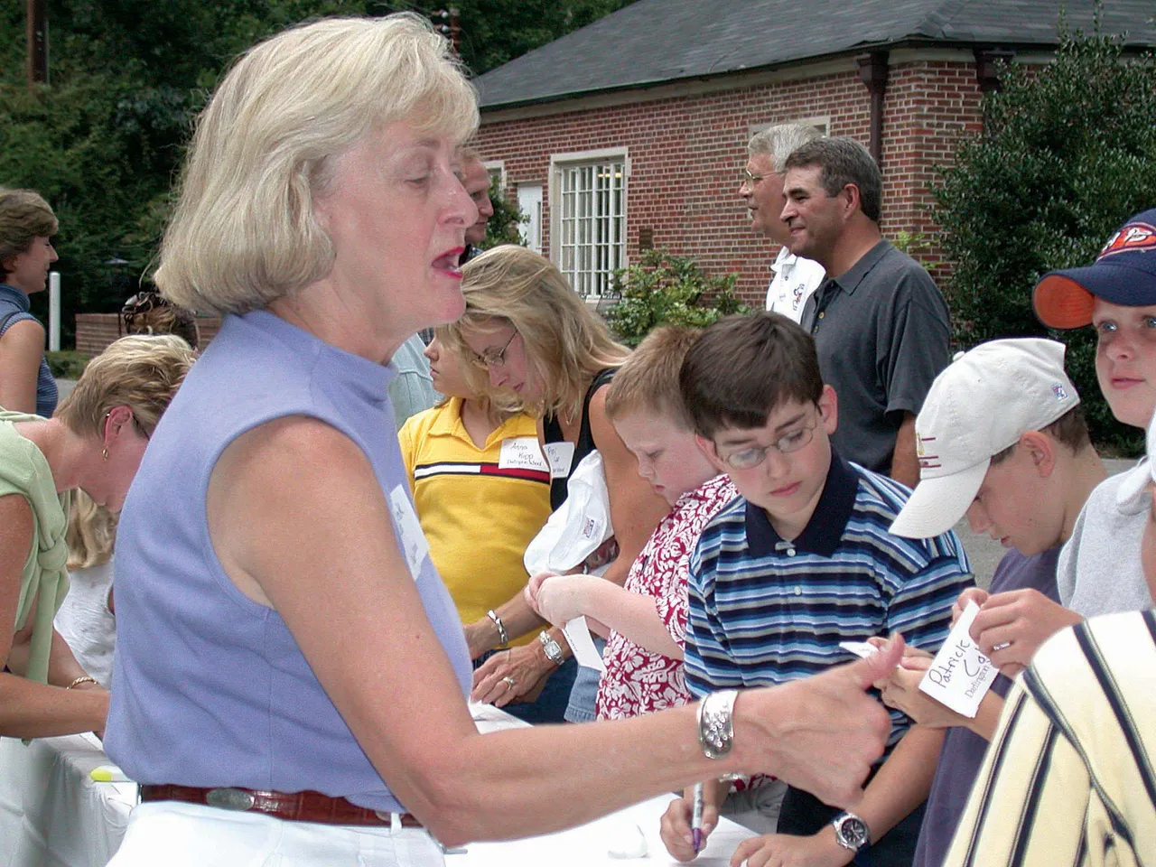 Lisa Schlenk welcomes new students.
