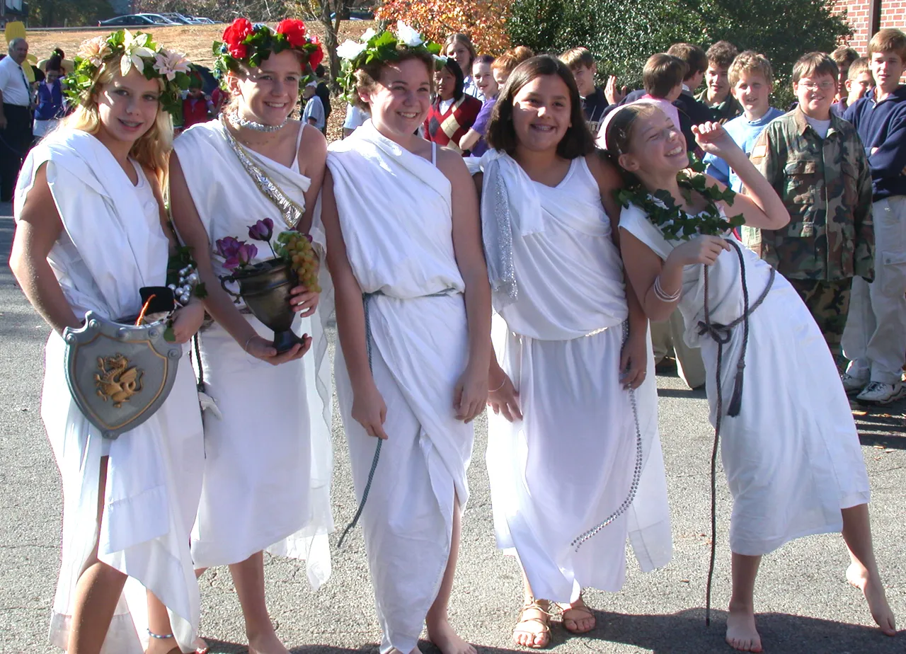 What a bunch of greeks! Michelle Marie Picon, Alicia Wright, Tiffany Dempsey, Morgan Myers, and Hedy Stegner in togas.