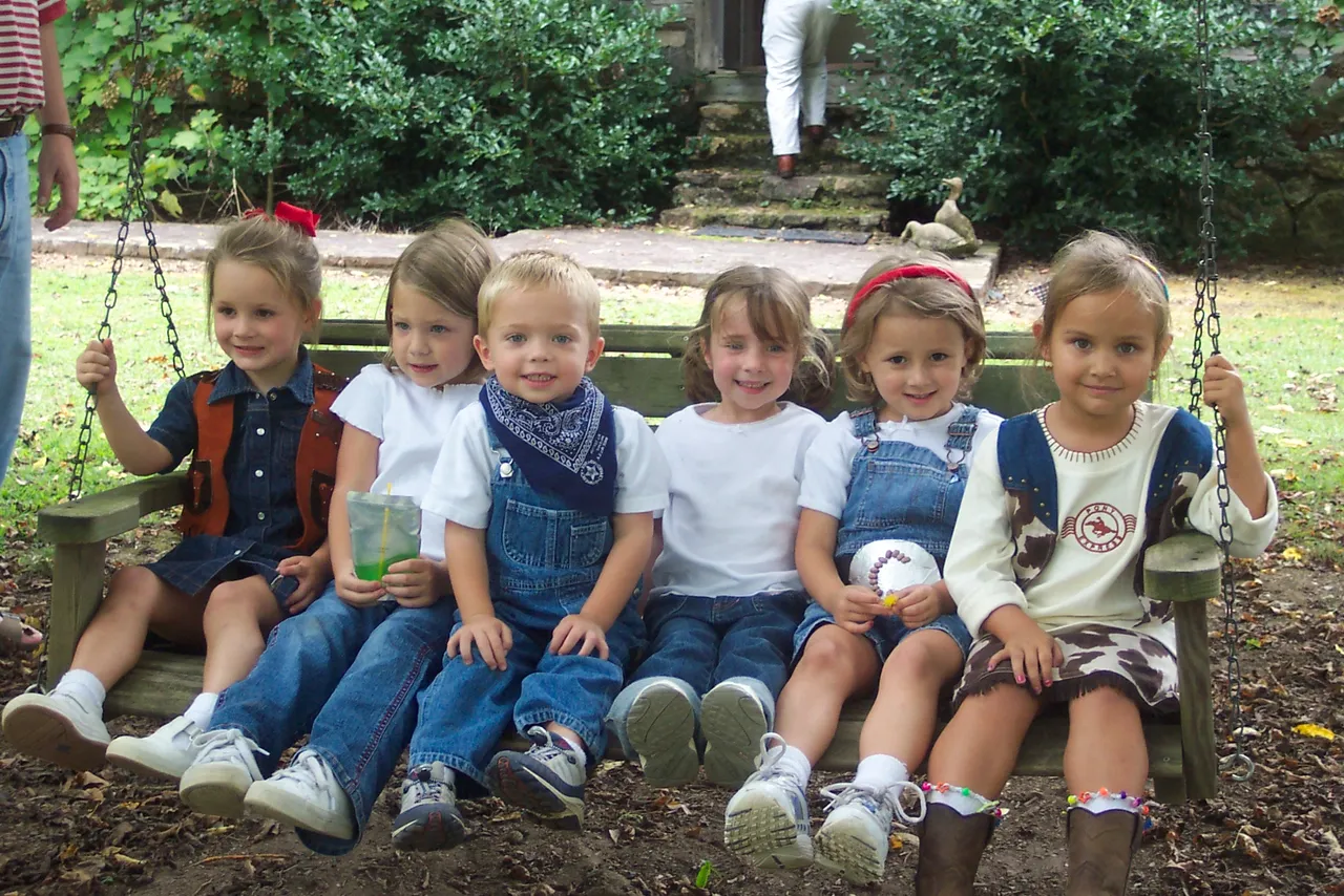 Jacqueline Cline, Ellison Brewster, Griffin Brewster, Madeline Dillmon, Caroline Cordell and Grace Hurley.
