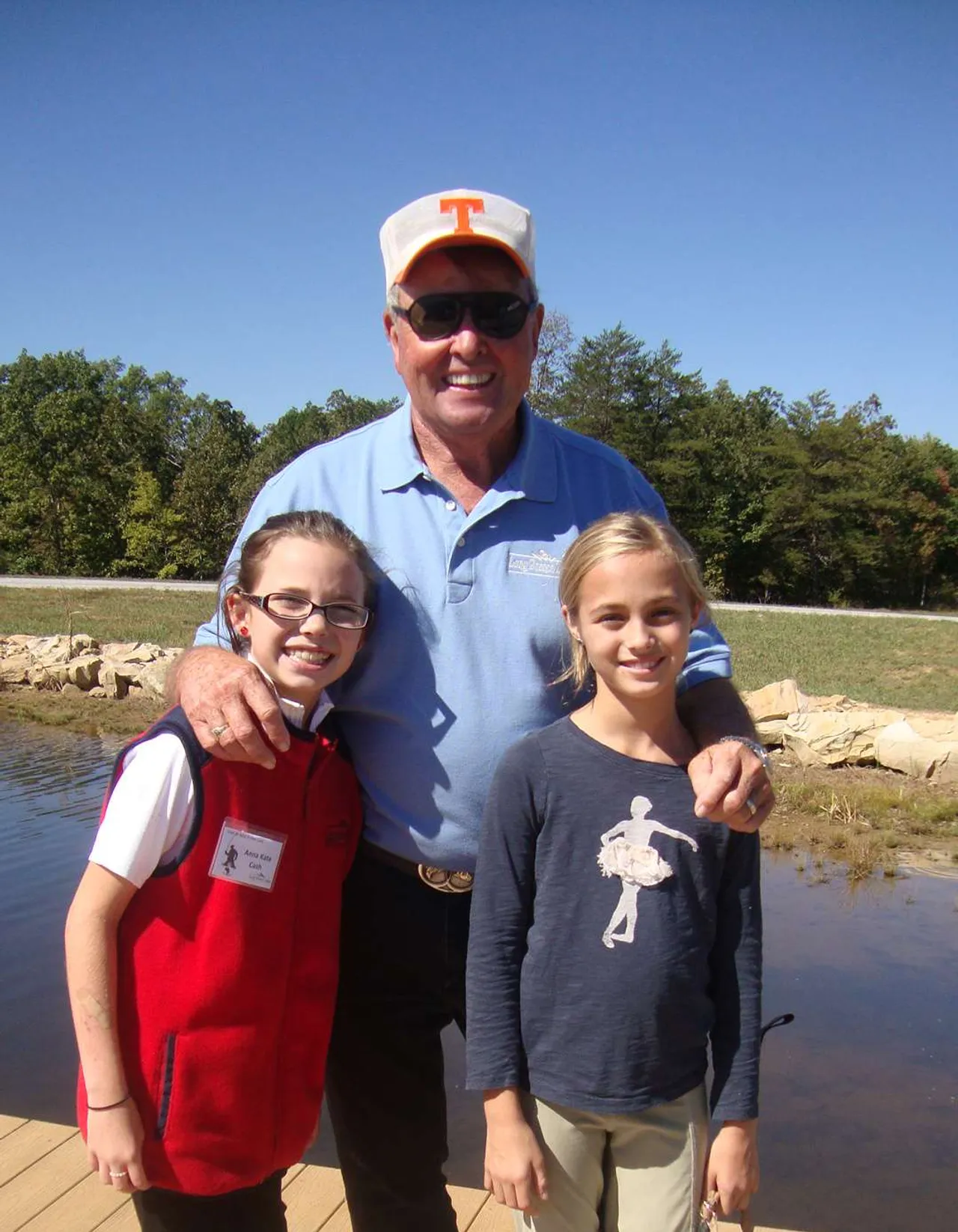 Anna Kate Cash ('19), Bill Dance and Caroline Nida ('19)