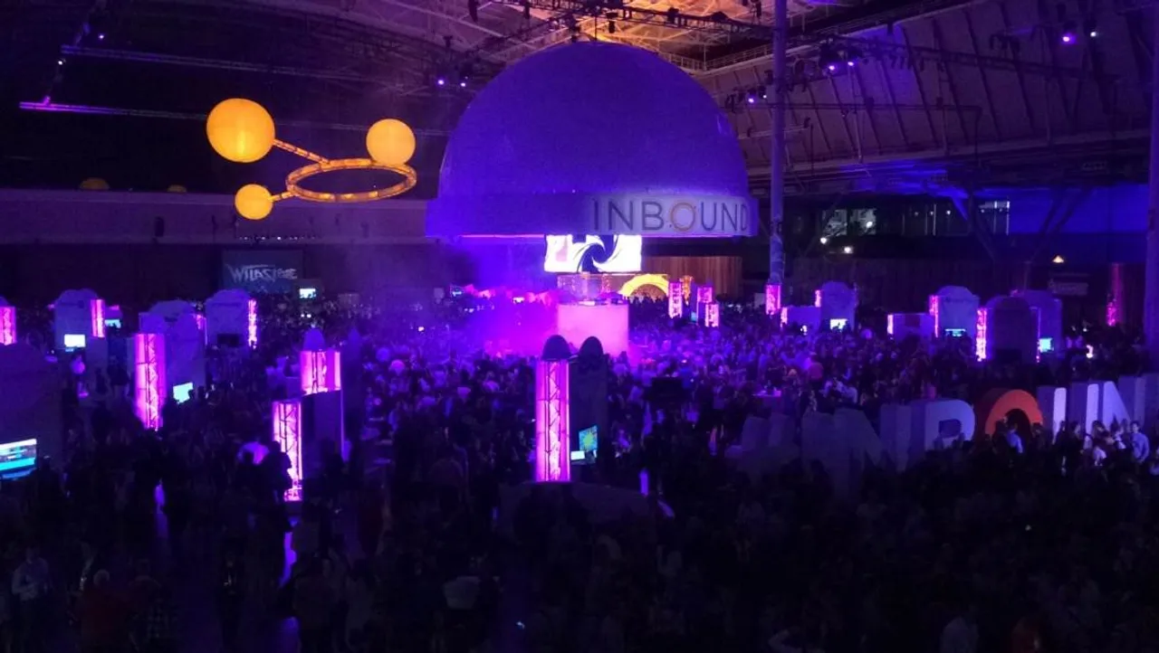 Club INBOUND—home to sponsor booths, merchandise, food and an unlimited supply of Dunkin' Donuts coffee—lived up to its name, complete with a DJ and fancy mood lighting.