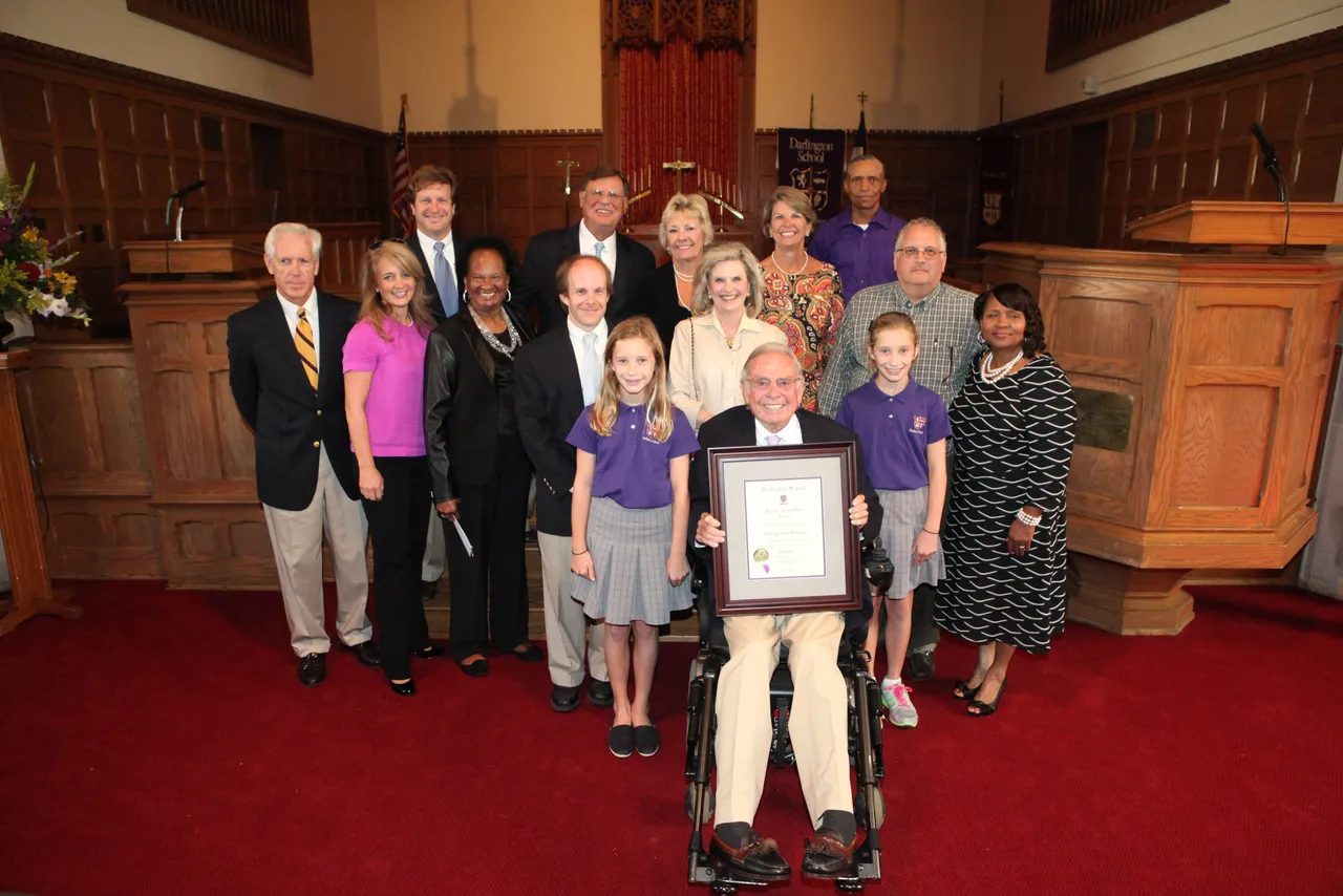 Distinguished Alumnus Gardner Wright ('47) celebrates his achievement with his family and friends.