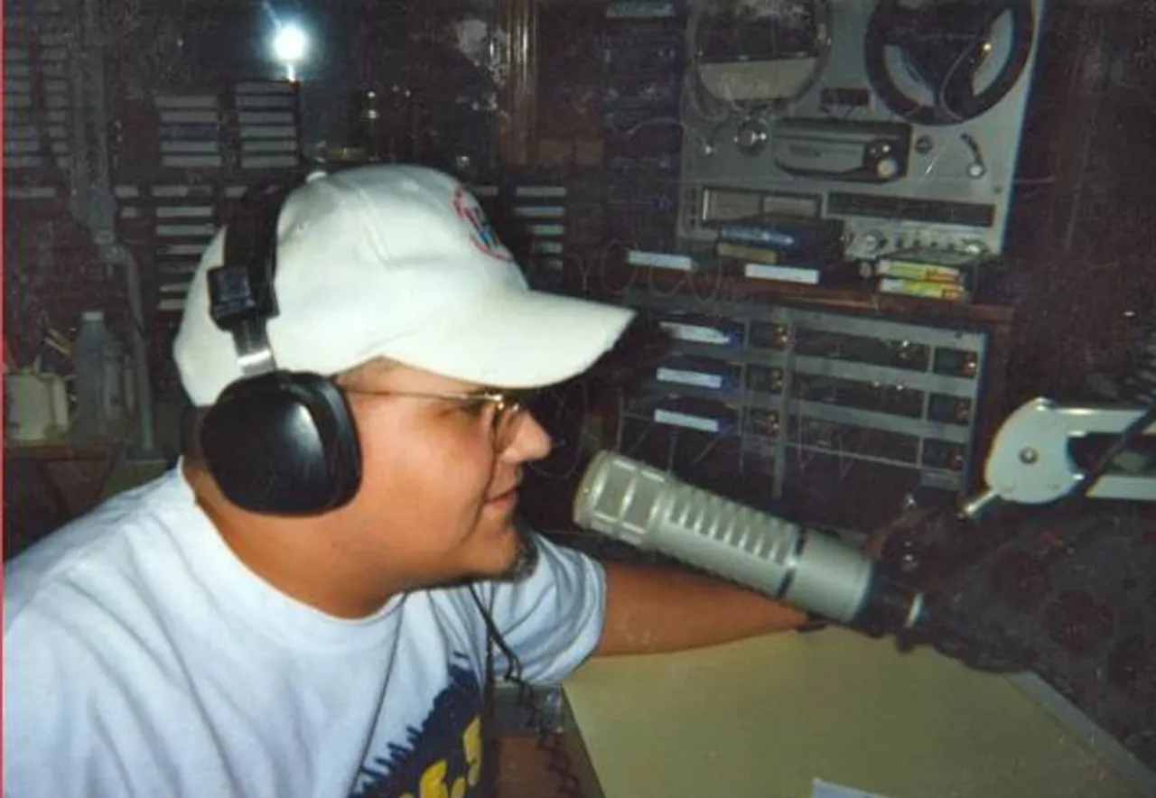 Jeremy Powell ('99) at one of his earlier gigs at WKNG-AM in Tallapoosa, Ga., summer 1999.