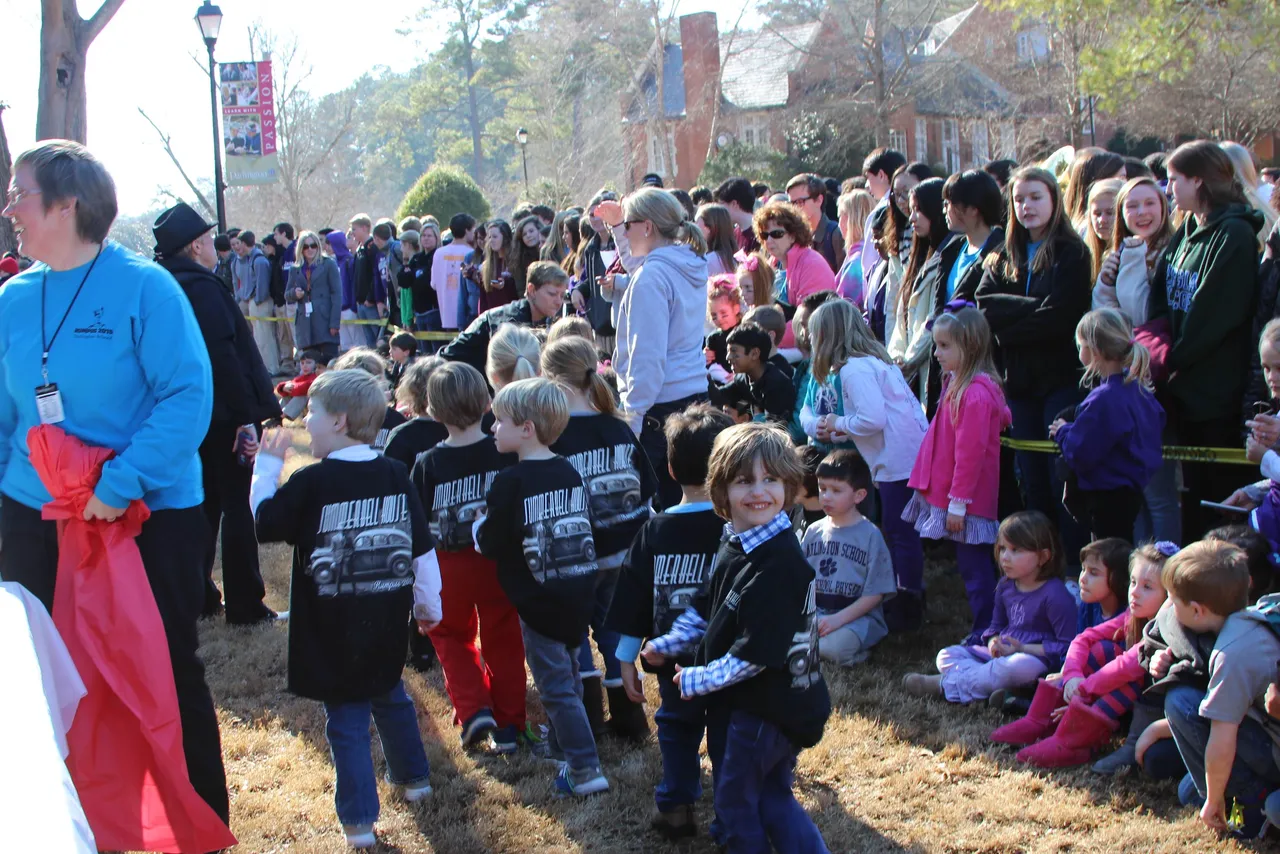 Pre-K and first grade wore Summerbell House T-shirts to support their buddies at RUMPUS Fear Factor.