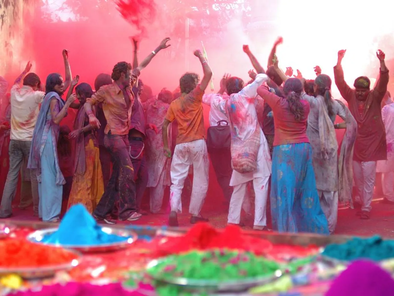 Many people celebrate Dhuleti in a large group with music such as this one. Photo: festwiki.com