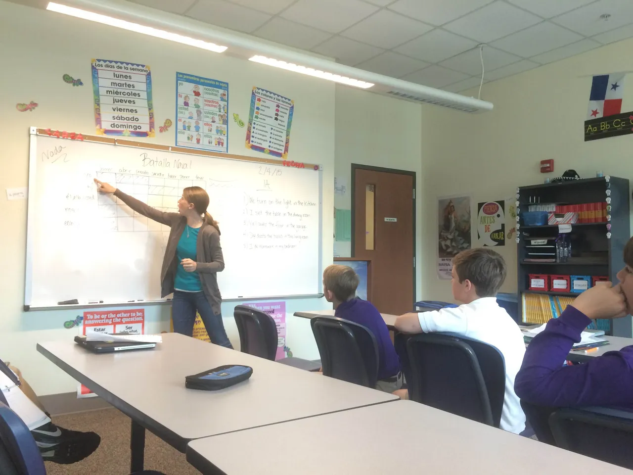 Mrs. Robinson lays out the ground rules for Batalla Naval (Battleship) in sixth-grade Spanish 1A.