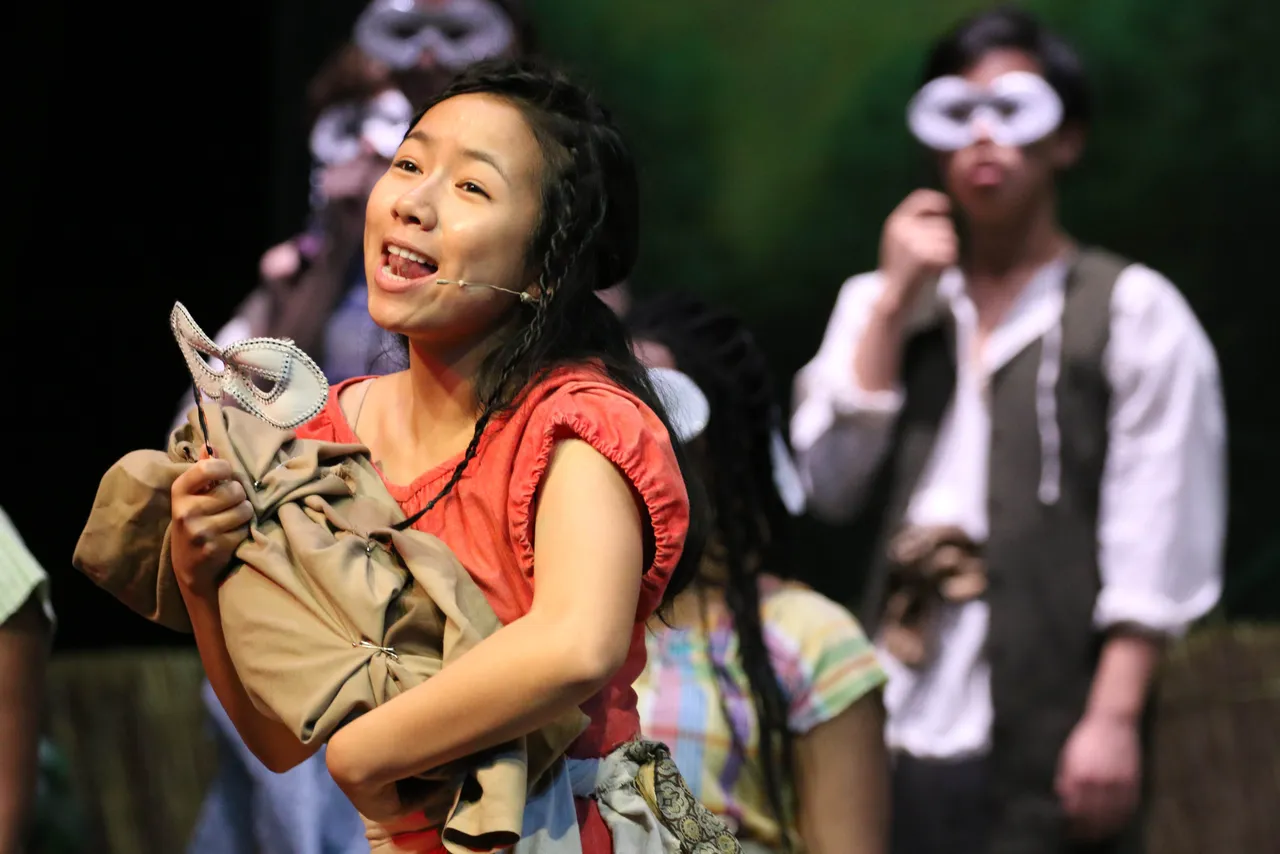 Stacy Chen ('18) performs in the winter musical, "Once on This Island."