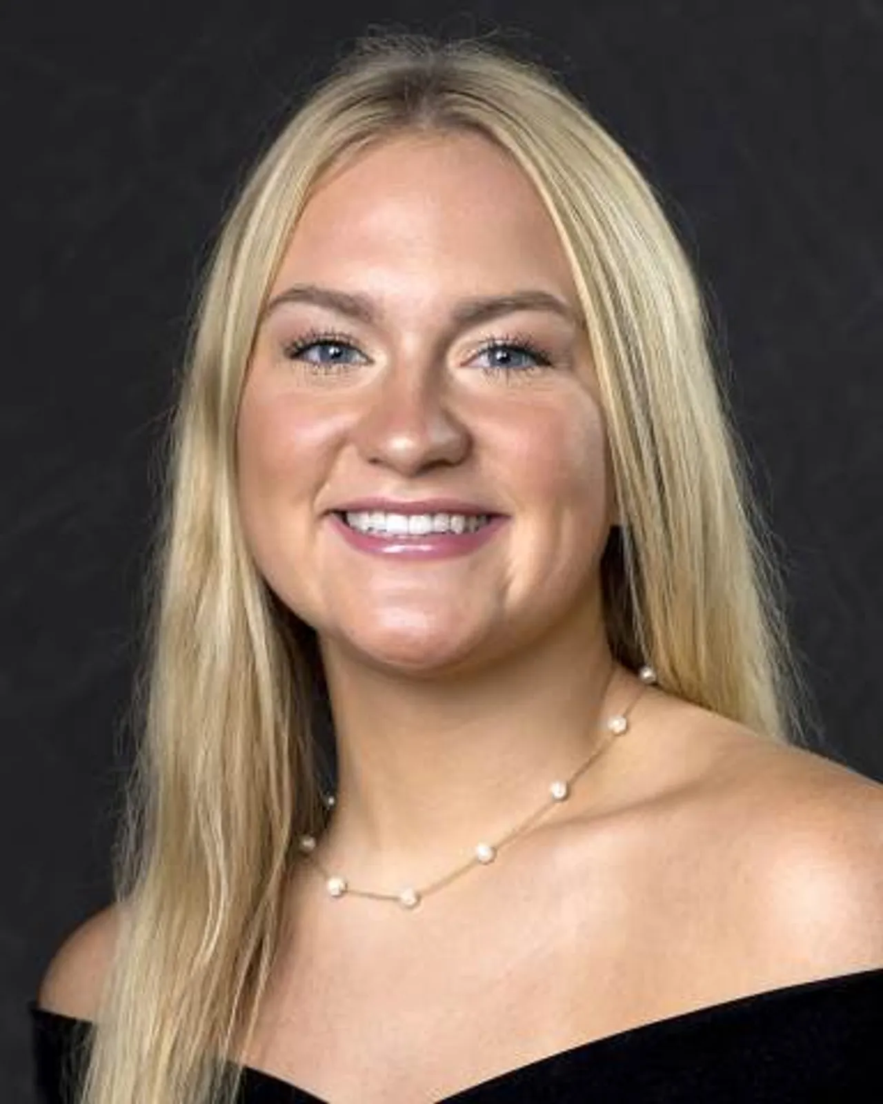 Caroline Brewster ('23)